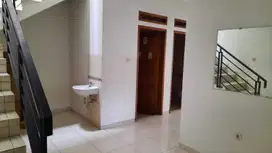 RUMAH UNTUK USAHA KAWASAN KEPATIHAN