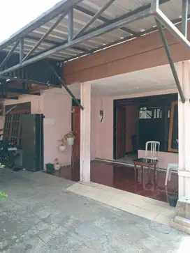 rumah dalam kota suasana tenang, nyaman dan aman