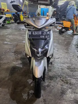 YAMAHA MIO GEAR 125 tahun 2022 warna Silver