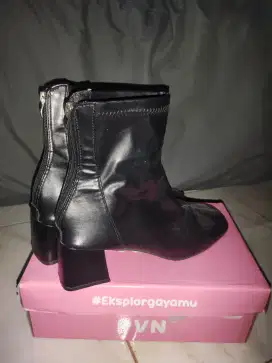 Sepatu wanita boot fashion