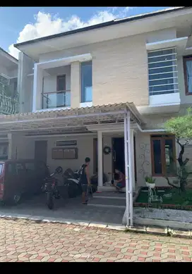 Rumah furnish di perumahan barat hyatt dekat al azhar