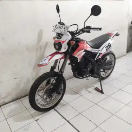 Kawasaki D-Tracker 2019 Gress Bagus Mesin Cakep merah putih