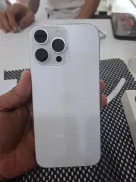 Iphone 16 Promax white Titanium Garansi iBox