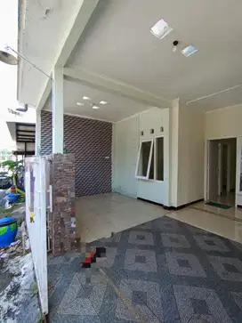 DIJUAL RUMAH BAGUS MURAH AREA KLOJEN DEKAT IJEN BOULEVARD