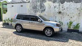 Nissan X-Trail T30 ST AT 2005 abu abu metalic