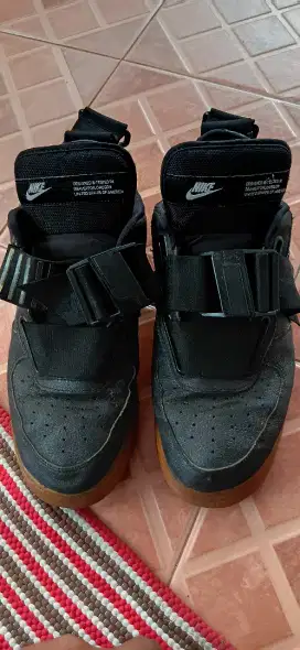 Nike Air Force Utility Black