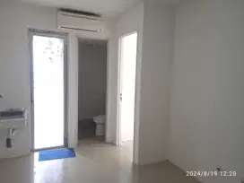 DISEWAKAN 2BR UNFURNISH LANTAI RENDAH APARTEMEN BASSURA CITY