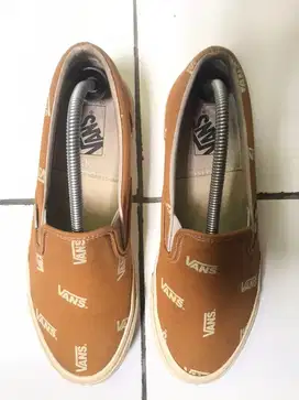 Sepatu Vans OG Classic