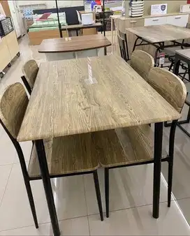 meja makan estetik