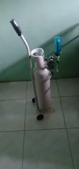 Tabung oksigen lengkap