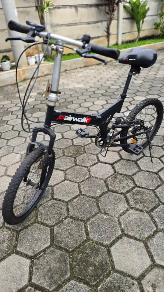 Sepeda Lipat Airwalk Expresso Suspension 20 inch