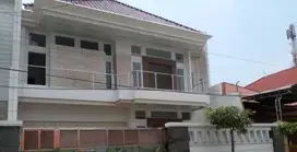 DIJUAL RUMAH SIAP HUNI MEGAH BESAR MODERN Dharmahusada Indah Barat Sur