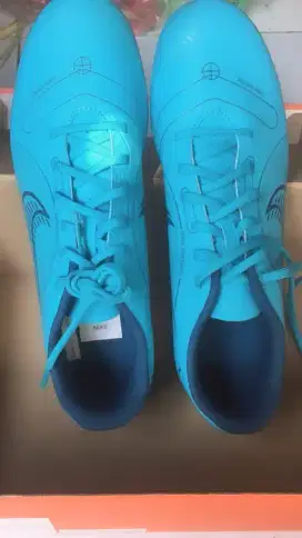 Sepatu Bola anak merk Nike foot ball