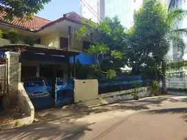 Dijual Cepat Rumah berlokasi Strategis di Senayan, Jakarta Selatan