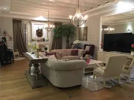 Dijual Rumah Pik American Classic, 578m2, Hoek, Furnish