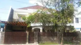 Rumah di Semolowaru Selatan