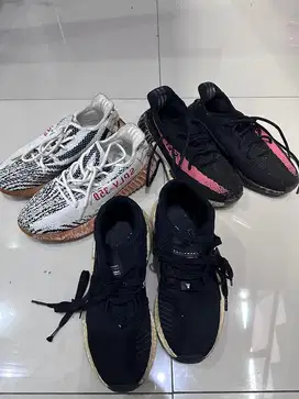 Adidas Yeezy Boost dan Equipment
