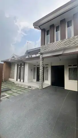 Rumah di Pondok Nirwana Rungkut SBY dgn luas tanah besar