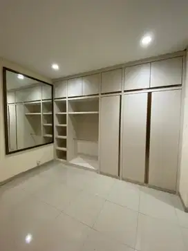 JUAL RUMAH BOULEVARD GREEN LAKE CITY AMERIKA LATIN