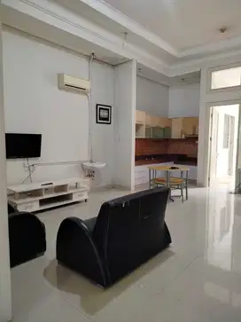 DIJUAL Rumah di Central Park A Yani, Surabaya