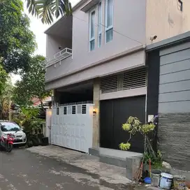 Rumah Cantik strategis cocok untuk usaha Taman Griya  Jimbaran Bali