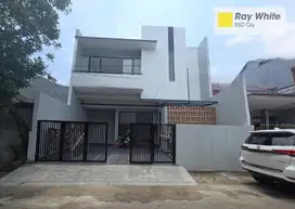 Rumah Baru di Nusa Loka BSD City, dekat Santa Ursula