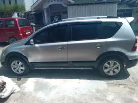 Nissan Livina 2010 Bensin