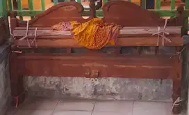 Dipan ranjang tempat tidur nomor 3 kondisi lumayan bagus