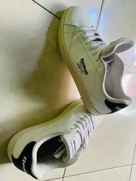 Sepatu Reebok Original Ukuran 41 - Putih Hitam, Bekas Mulus