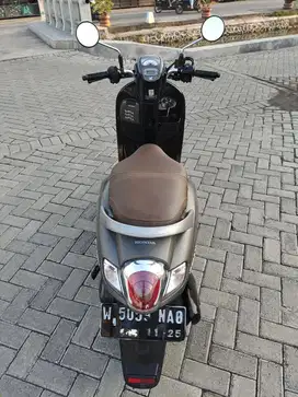 Honda scoopy tahun 2020 warna abu hitam