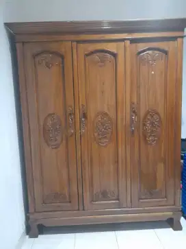 Lemari kayu jati 3 pintu