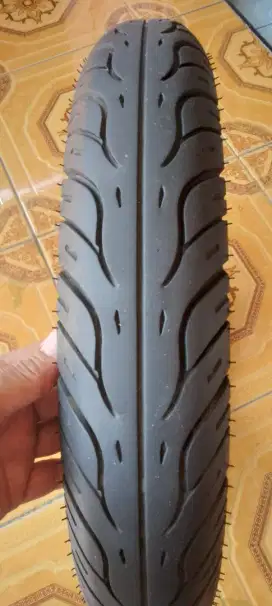 Ban belakang metik tubeless