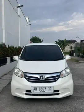 Honda freed putih 2013 AD Karanganyar istimewa
