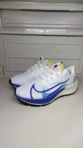 NIKE AIR ZOOM SIZE 38,5