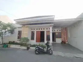 Disewakan Rumah Bagus lokasi Area Waru, Gentan.