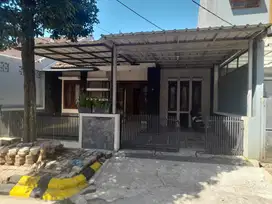 Rumah siap huni luas bisa untuk kantor di Batununggal