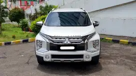 Mitsubishi xpander cross premium package 2021 putih matic