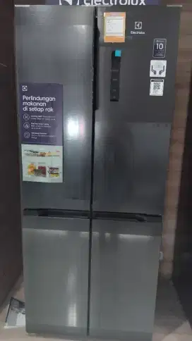 ELECTROLUX KULKAS EQE 4200A-B