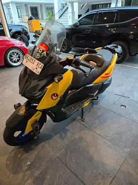 Yamaha xmax 2017 kuning