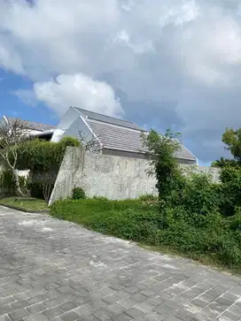 Lahan luasan kecil di kawasan Villa elit Ungasan Bali