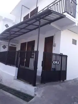 Rumah disewakan 4 kamar, 2 lantai, 2 kamar mandi