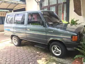 Mobil Toyota kijang super