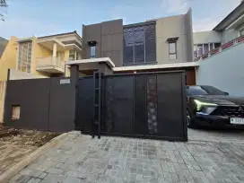 RUMAH MEWAH DI ARAYA GOLF LUAS 200M²