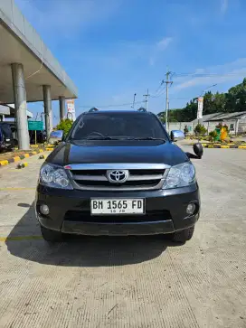 Toyota Fortuner V 4x4 2008 original antik