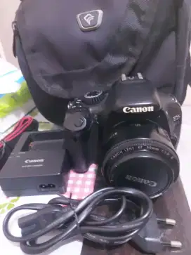 Camera canon 550d lensa 50mm f1.8