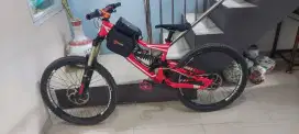 Sepeda specialized status bisa listrik bisa manual