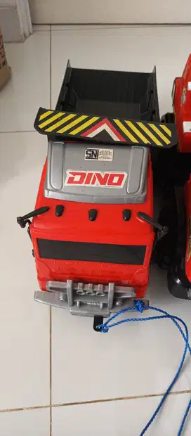 Dijual mainan mobil plastik kondisi bagus