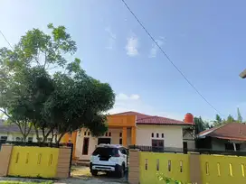 DIJUAL RUMAH SIAP HUNI DEKAT DENGAN JALAN BESAR KUALANAMU