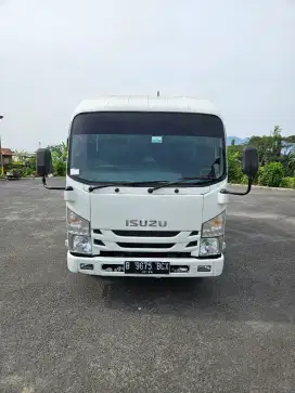 Isuzu elf bus nlr55 minibus nhr55 camper van 2019