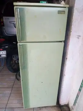 Kulkas 2 pintu ori
